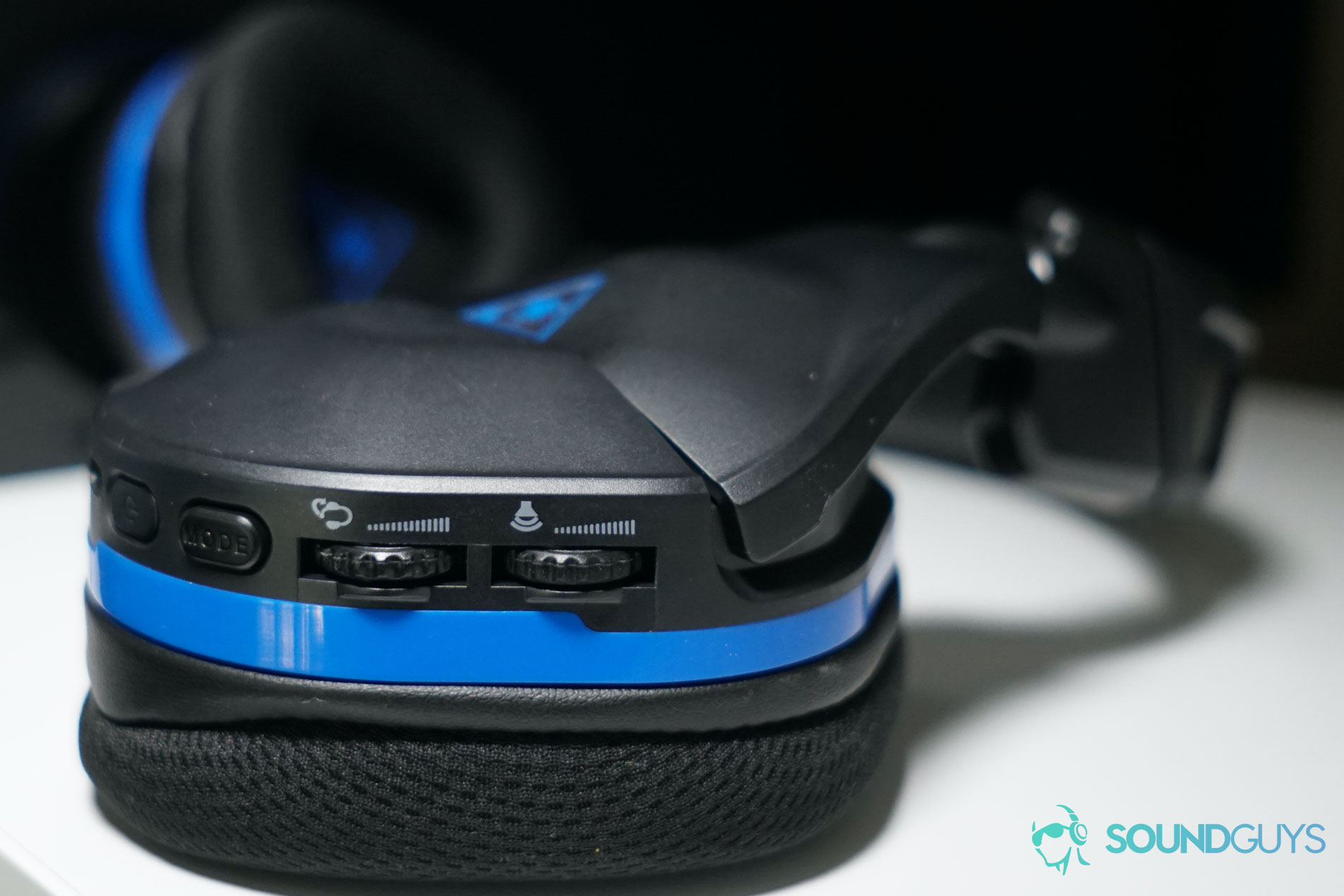 Turtle-Beach-Stealth-600-gaming headset buttons dials The Turtle Beach Stealth 600 Gen 2 gaming headset button and dial controls.