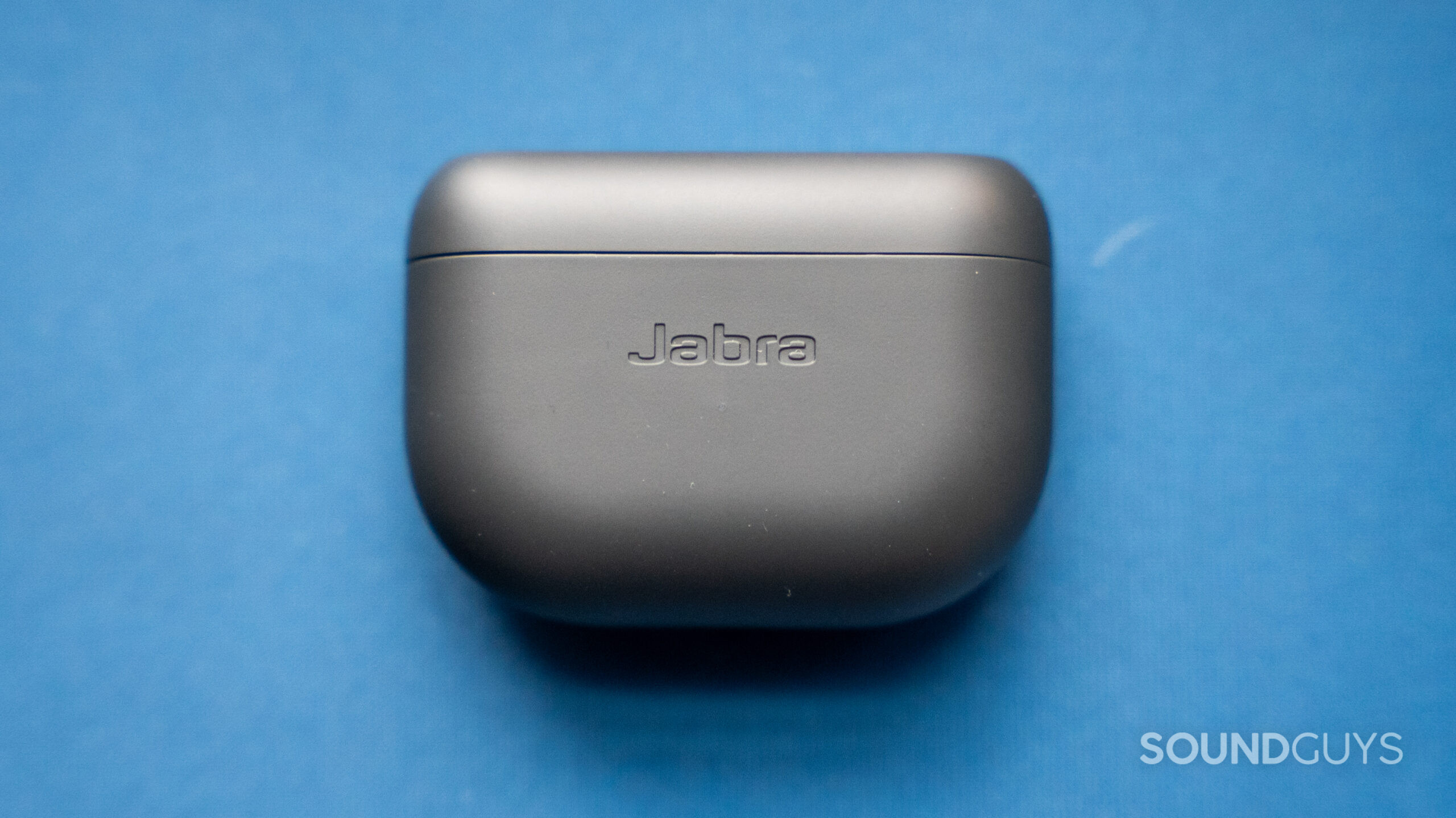 Jabra Elite 10 case in blue